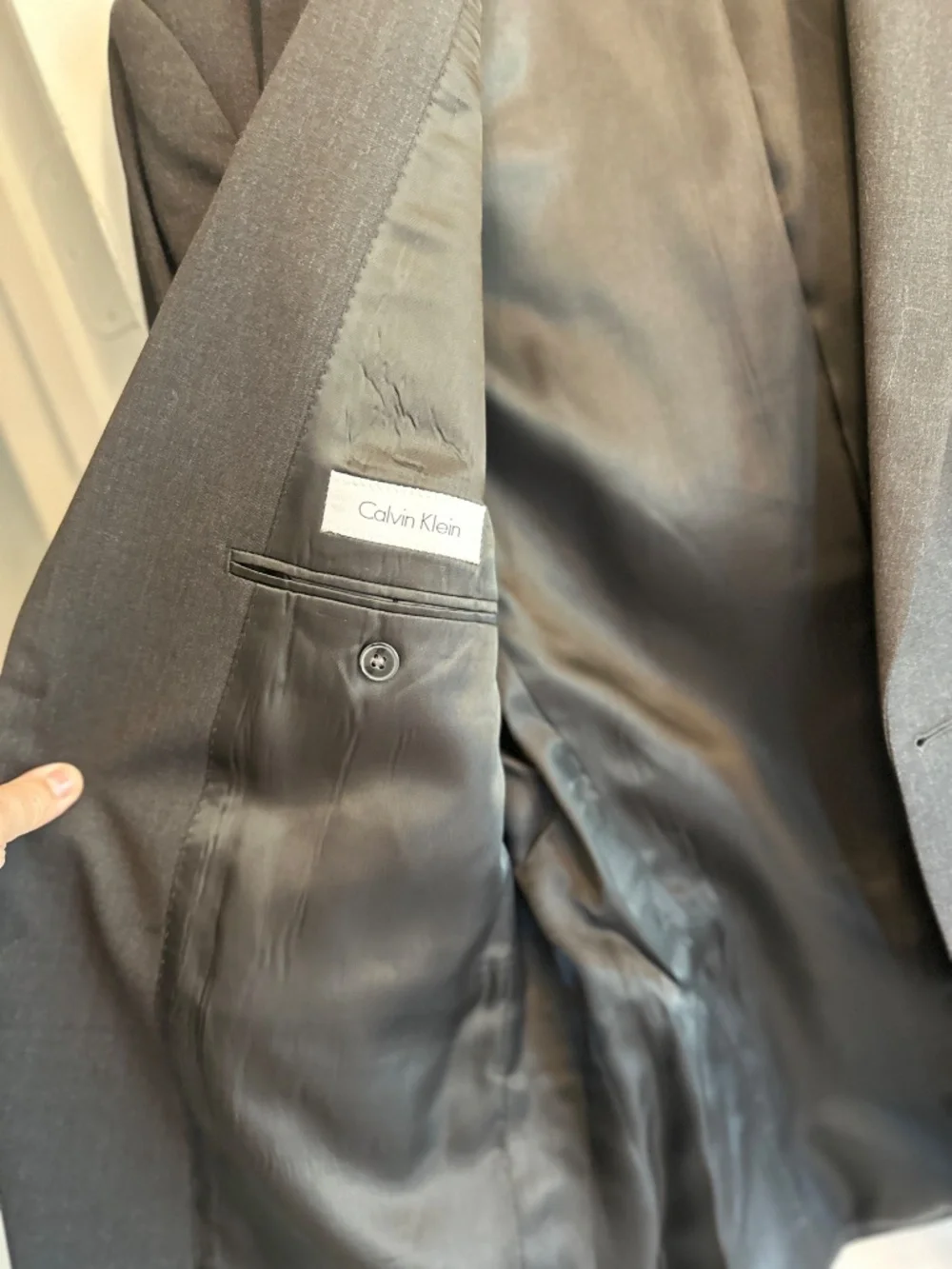 Calvin Klein 100% Wool Stretch Slim Suit – Black